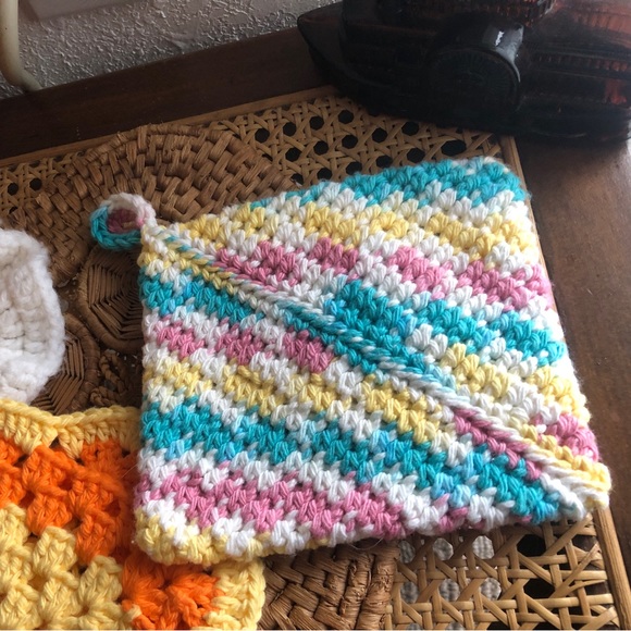 Trio of Vintage Crochet Hot Pads/Trivets - Picture 8 of 12